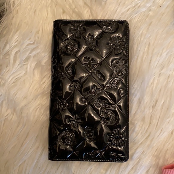 Chanel lucky charm wallet embossed quilted patent leather - Picture 2 of 12